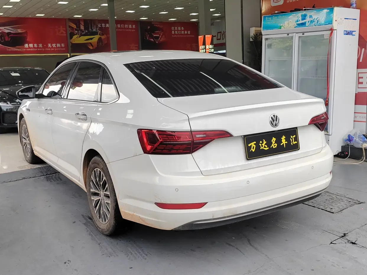 Volkswagen Sagitar