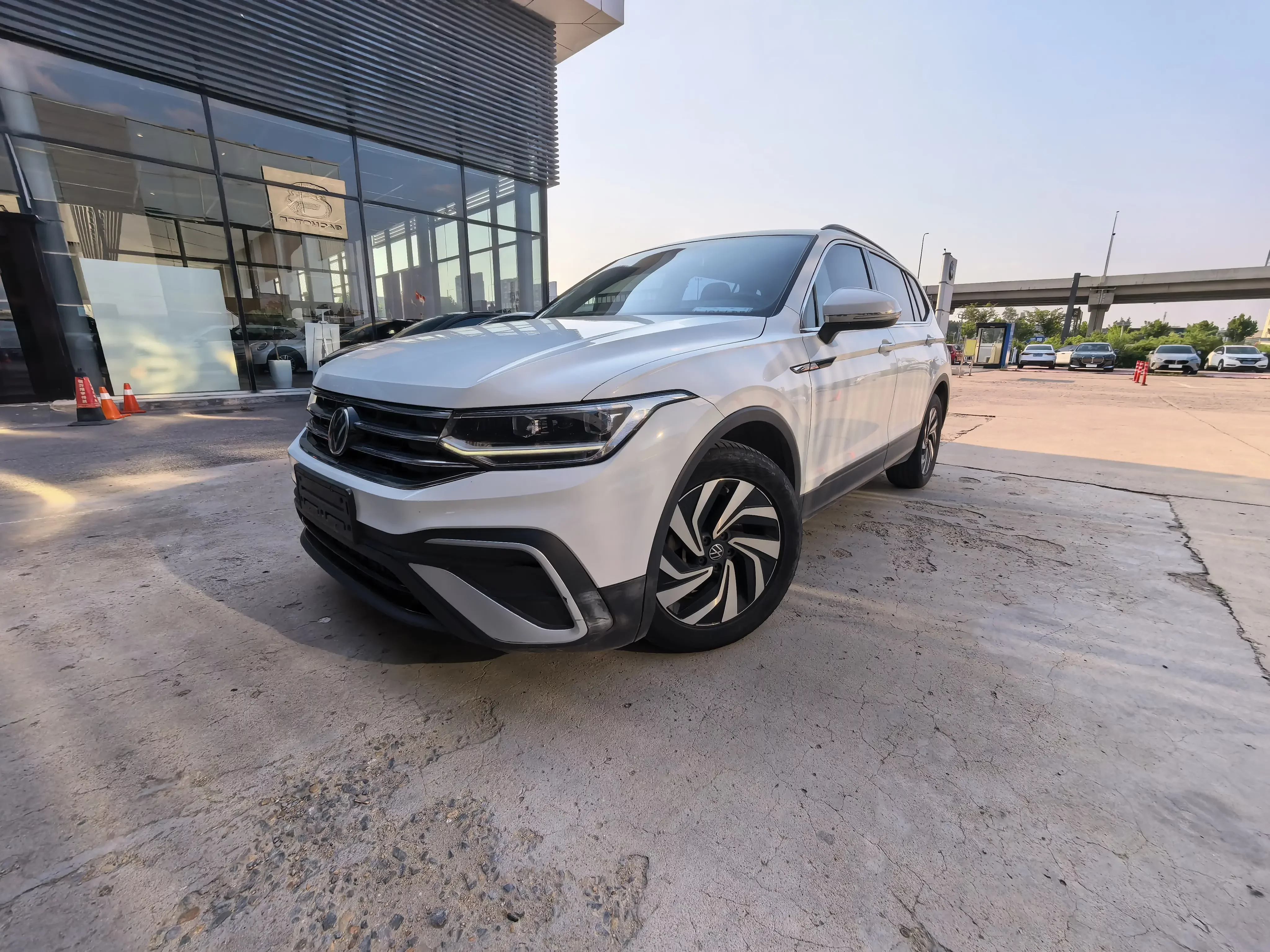 Volkswagen Tiguan L