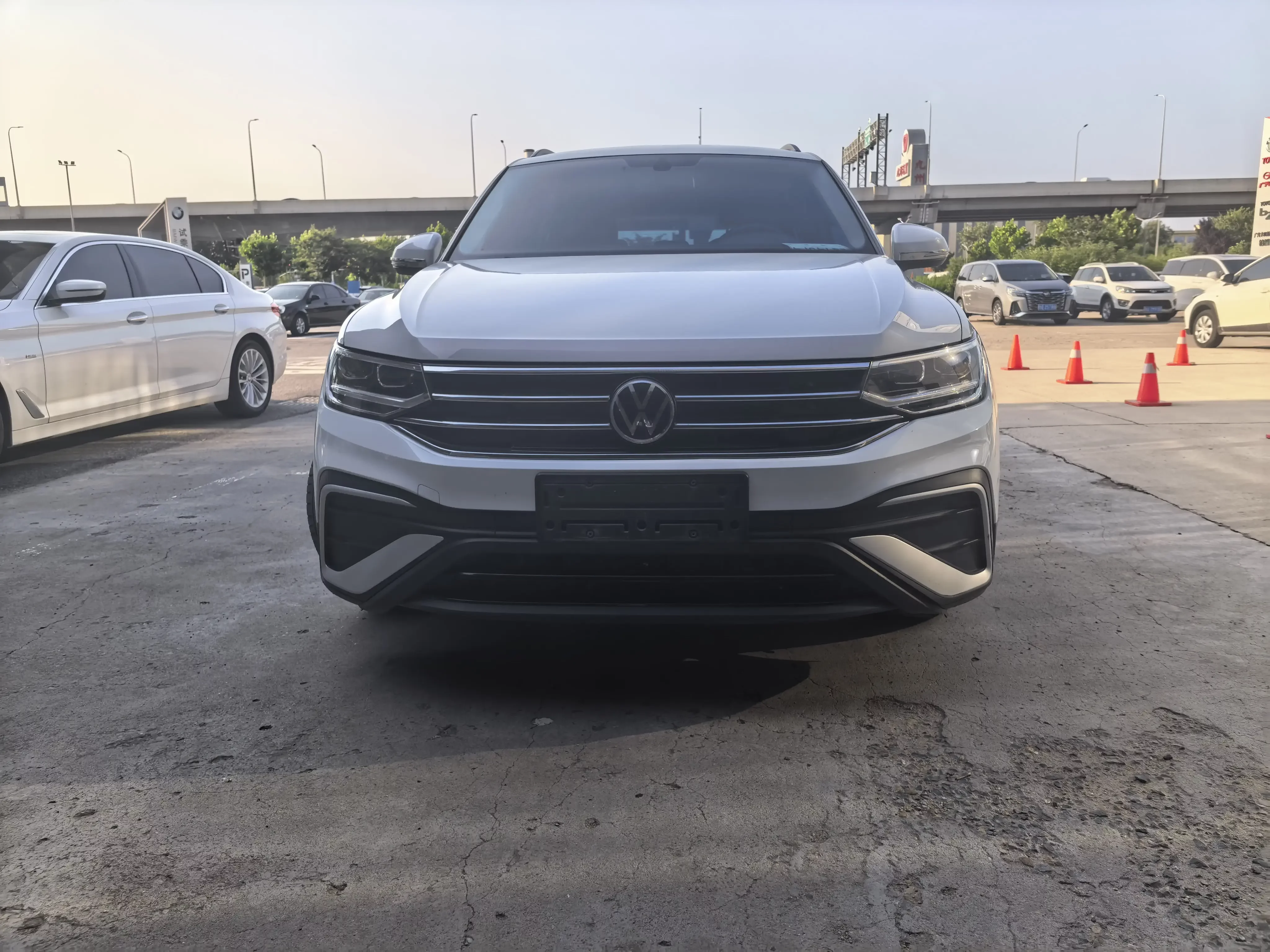 Volkswagen Tiguan L