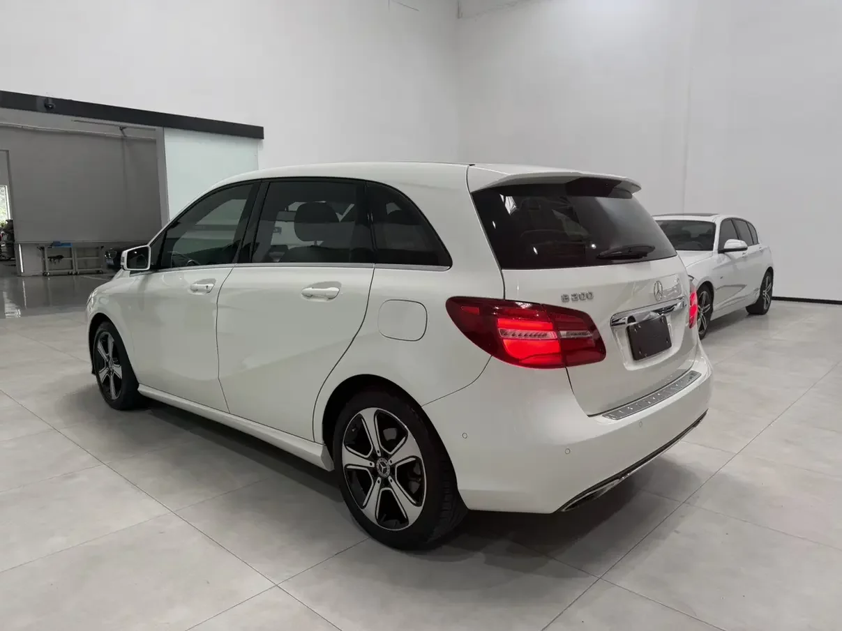 Mercedes-Benz B Class