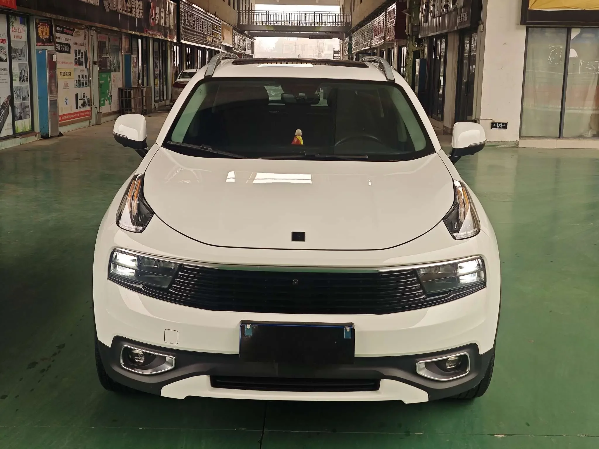 Lynk & Co 01