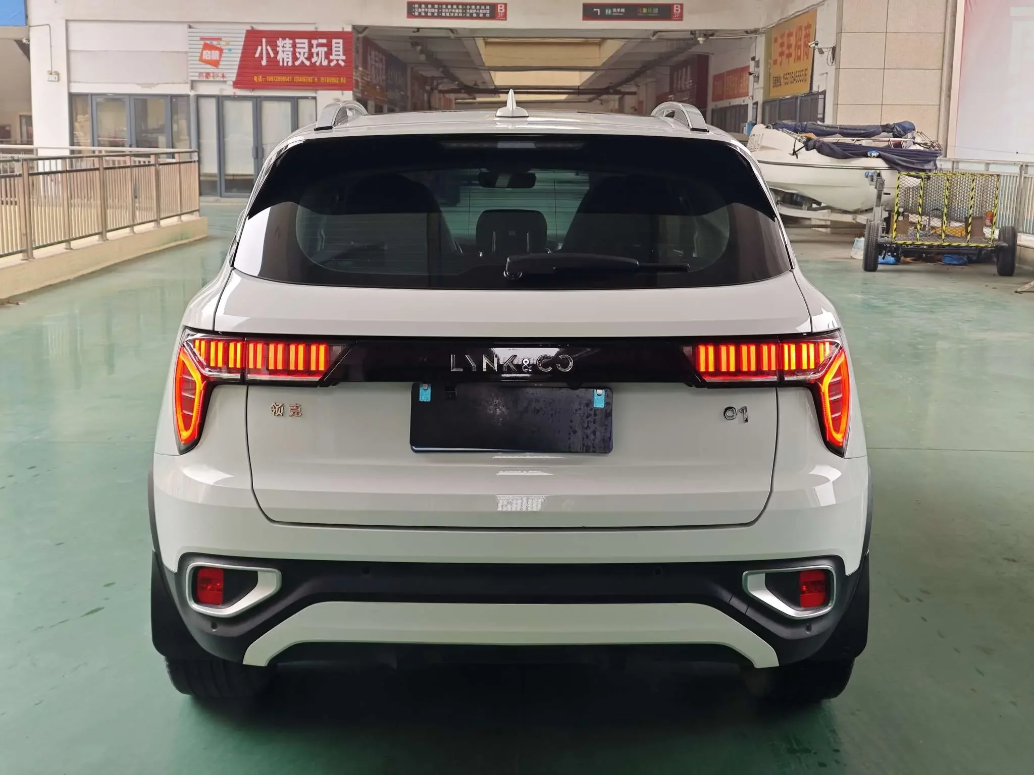 Lynk & Co 01