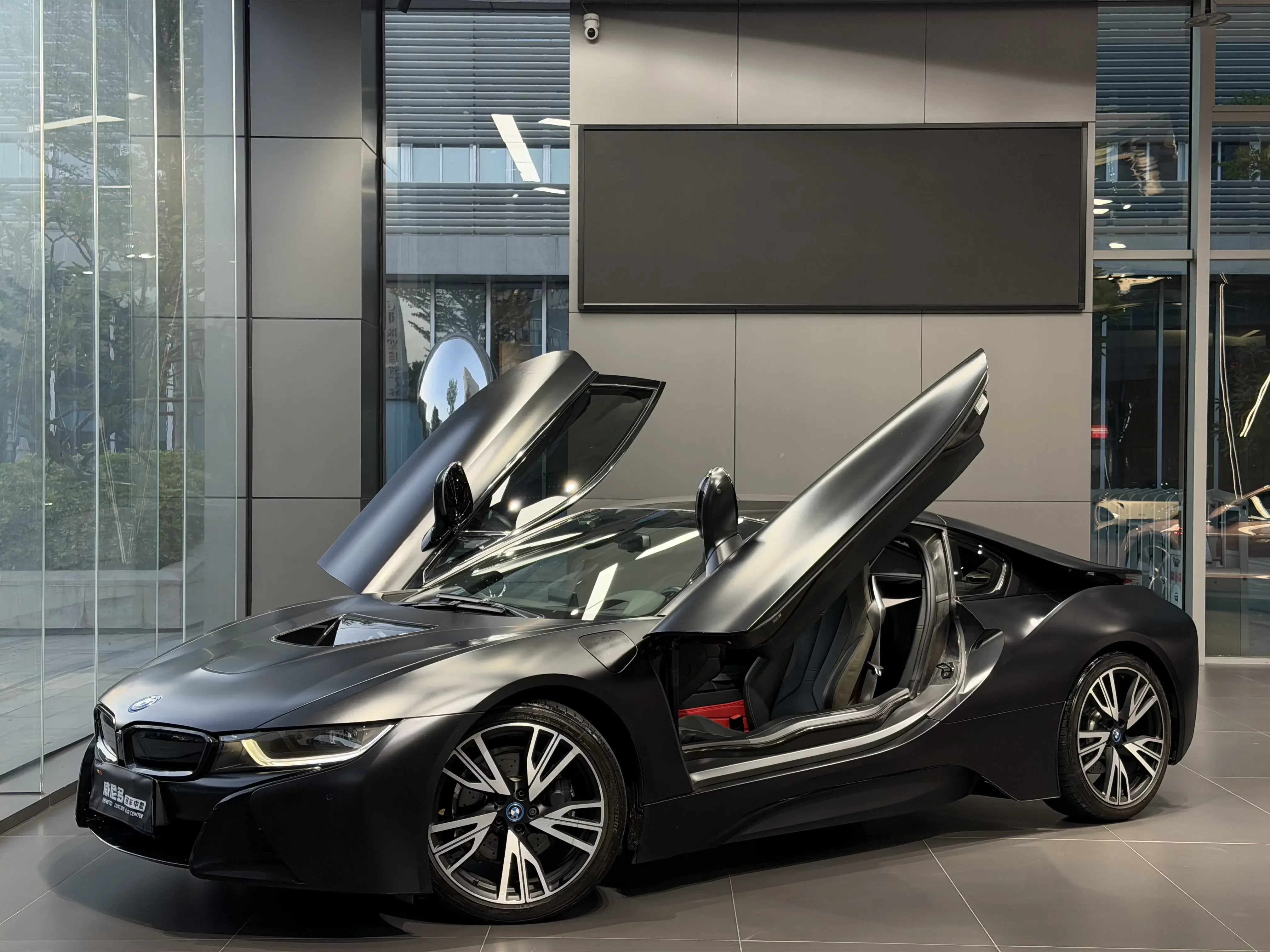 BMW i8