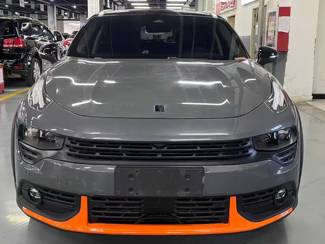 Lynk & Co 02