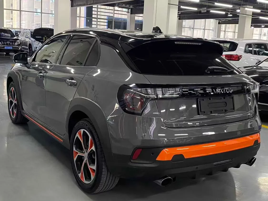 Lynk & Co 02