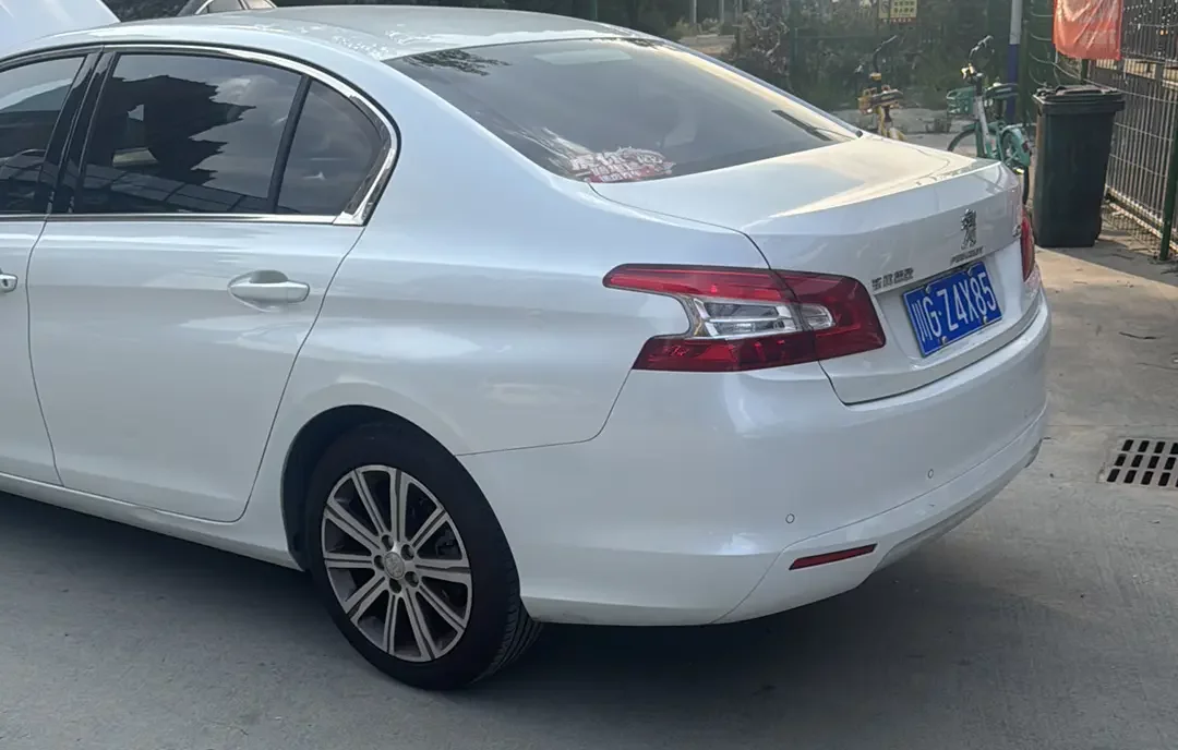 Peugeot 408