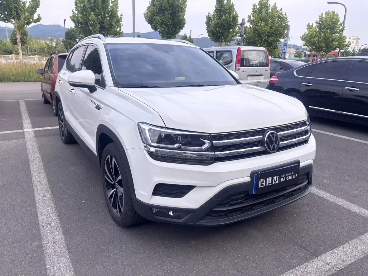 Volkswagen Tharu