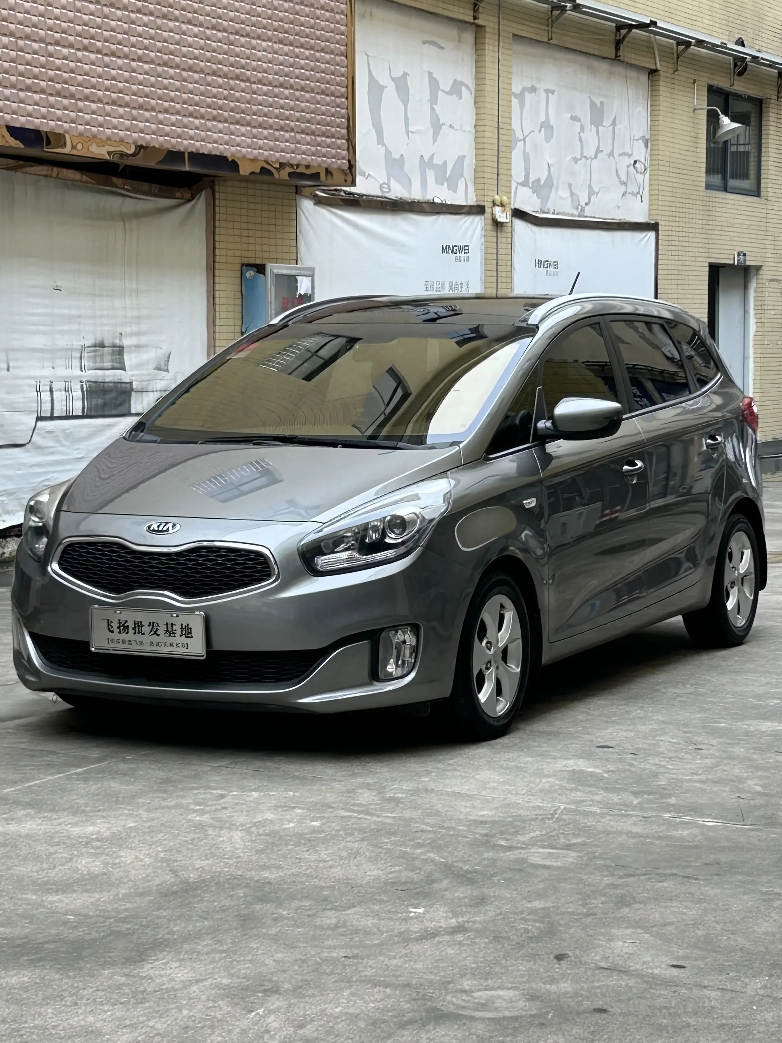 Kia Carens  из Китая