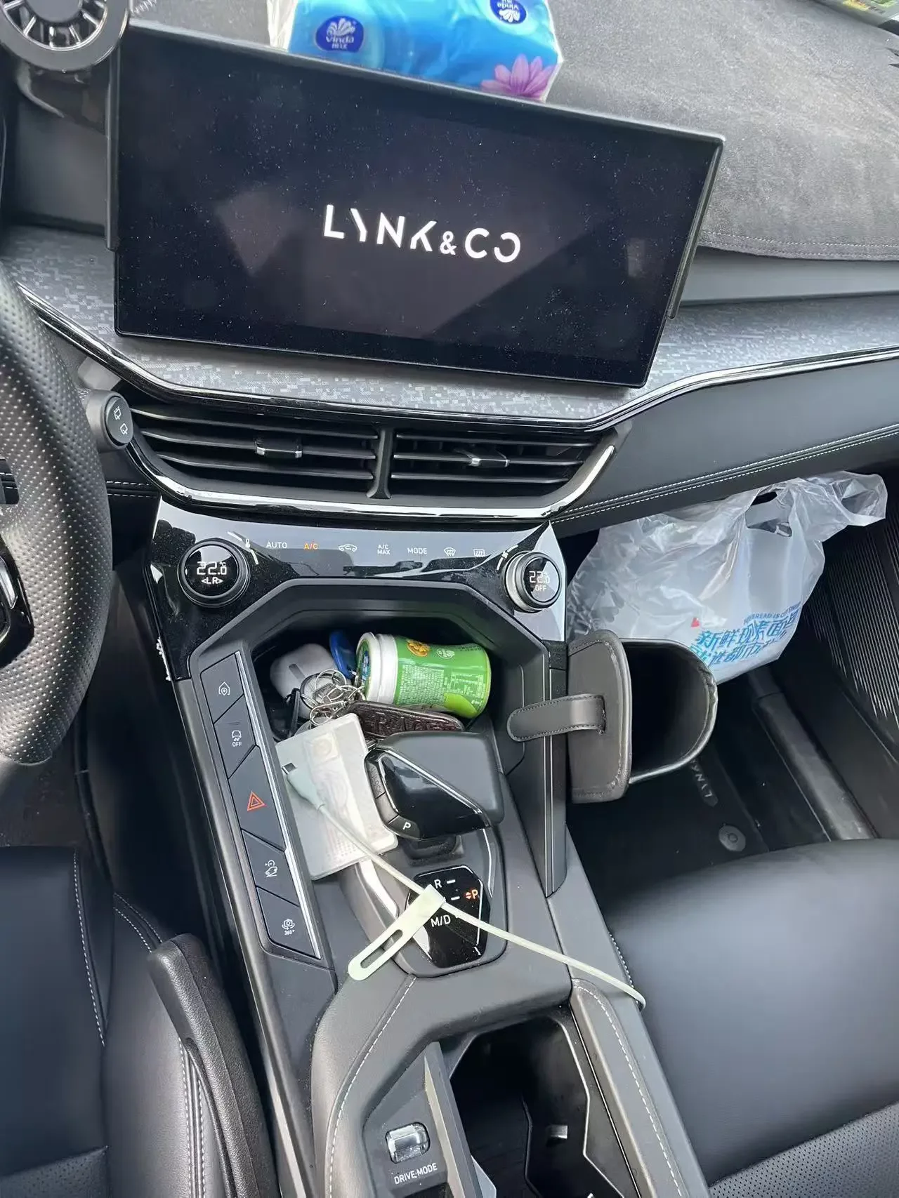 Lynk & Co 06
