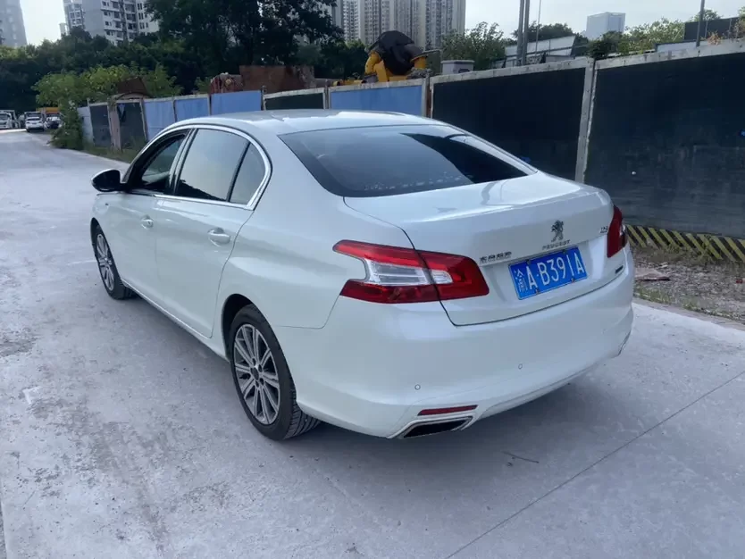 Peugeot 408