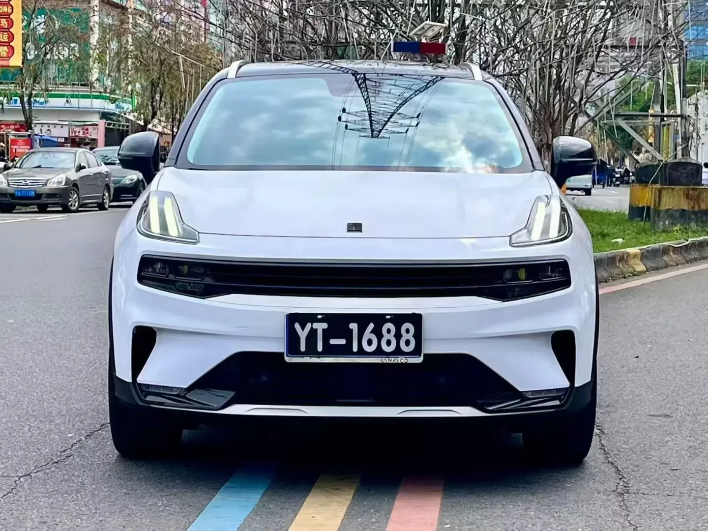 Lynk & Co 06