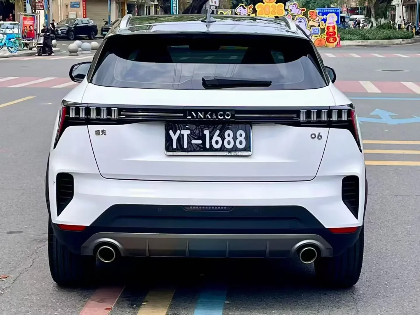 Lynk & Co 06