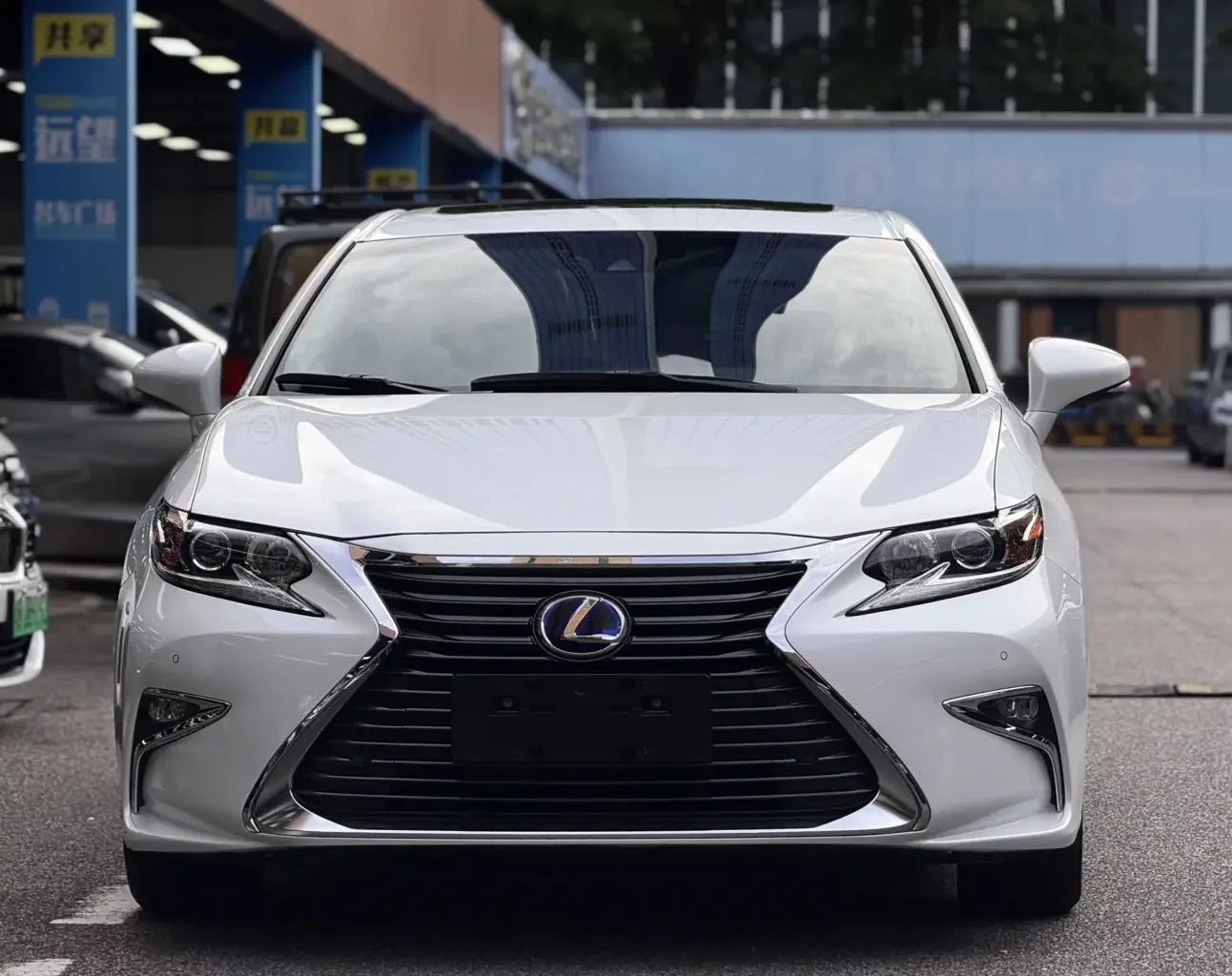 Lexus ES