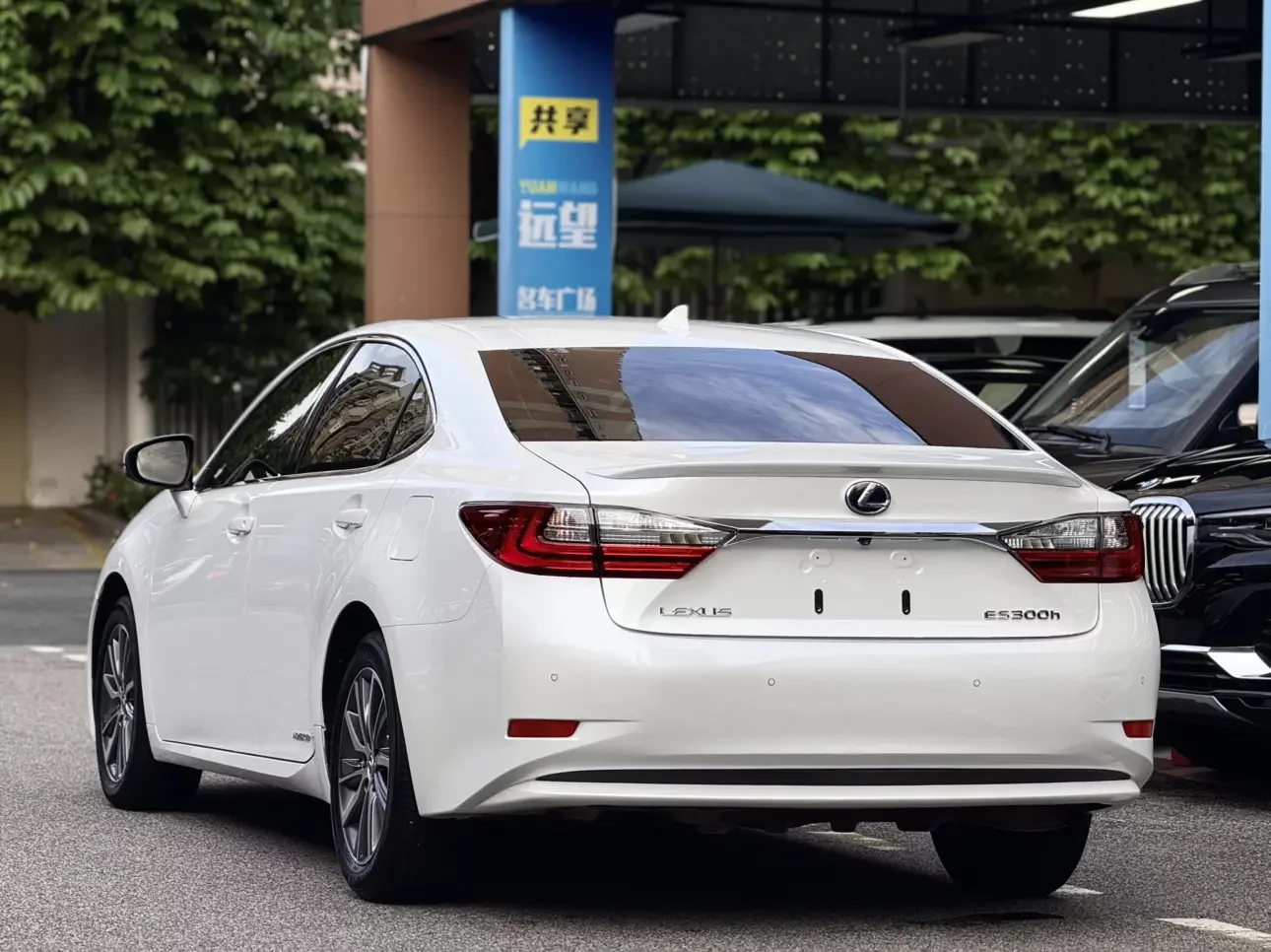 Lexus ES