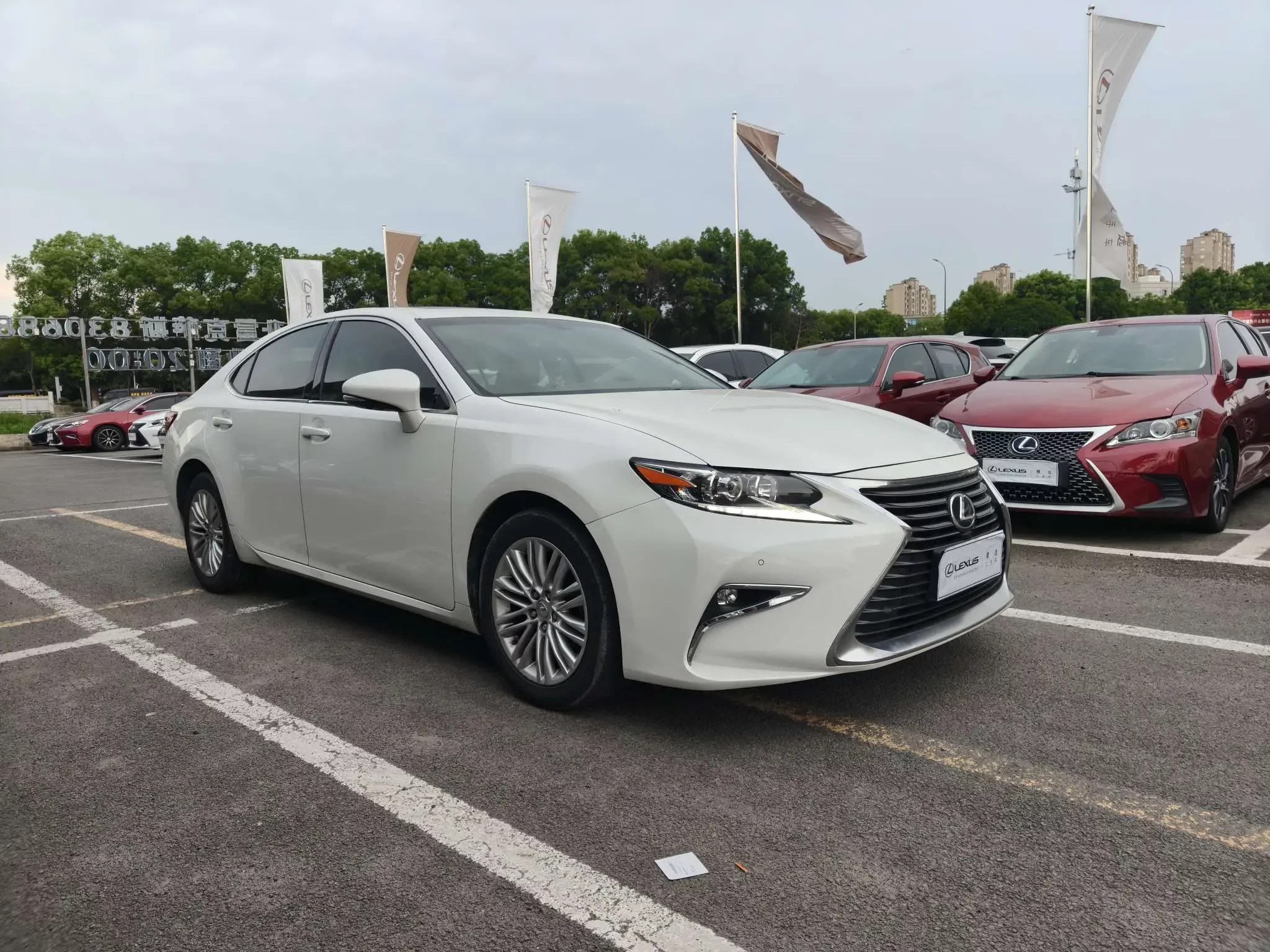 Lexus ES