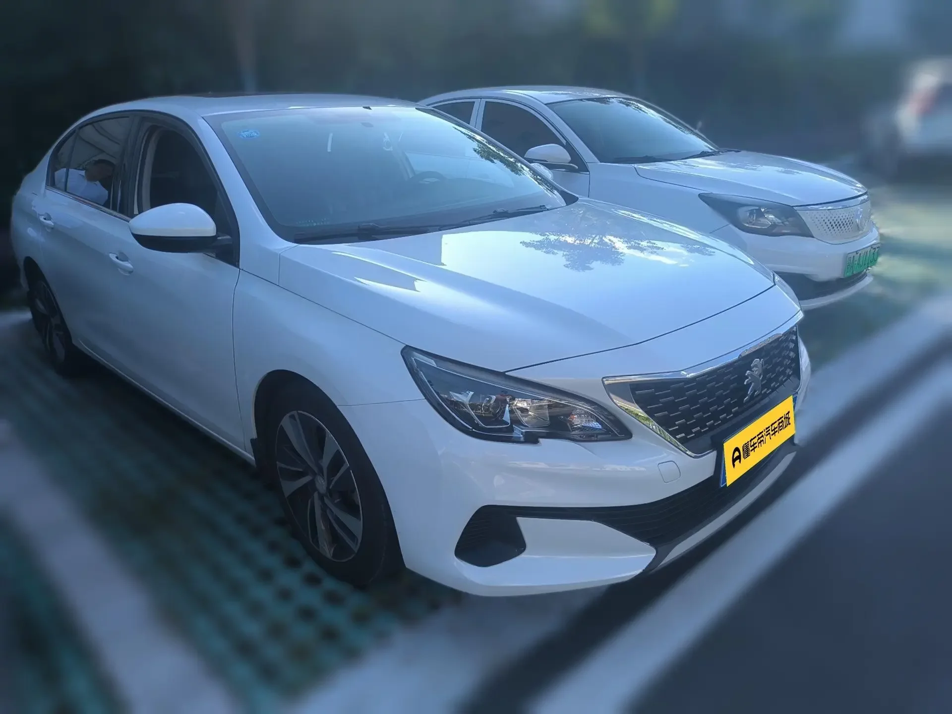 Peugeot 408