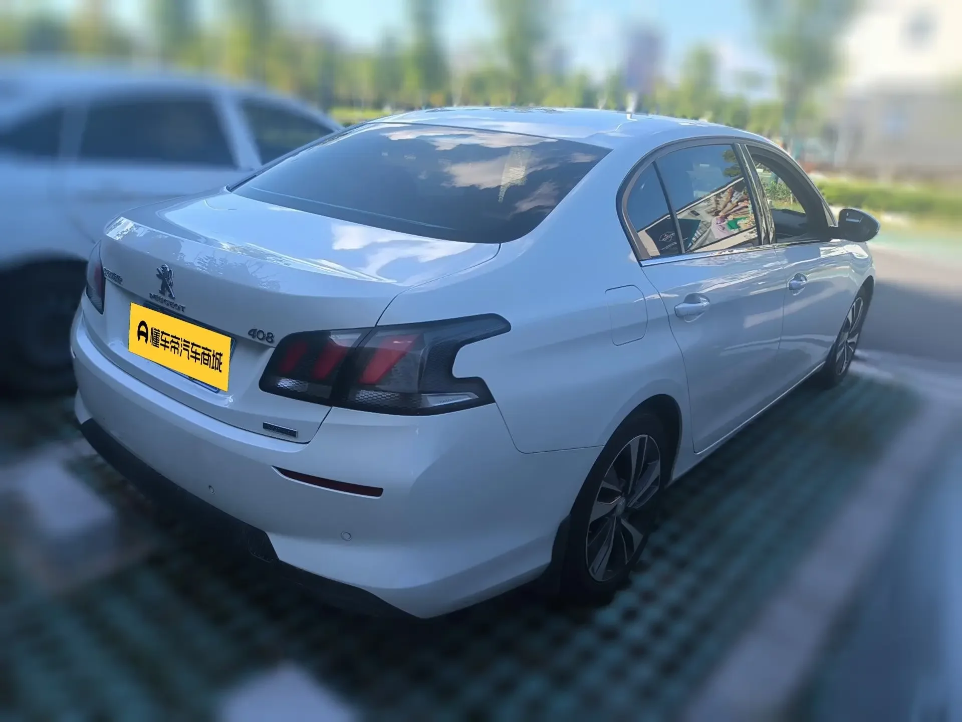 Peugeot 408