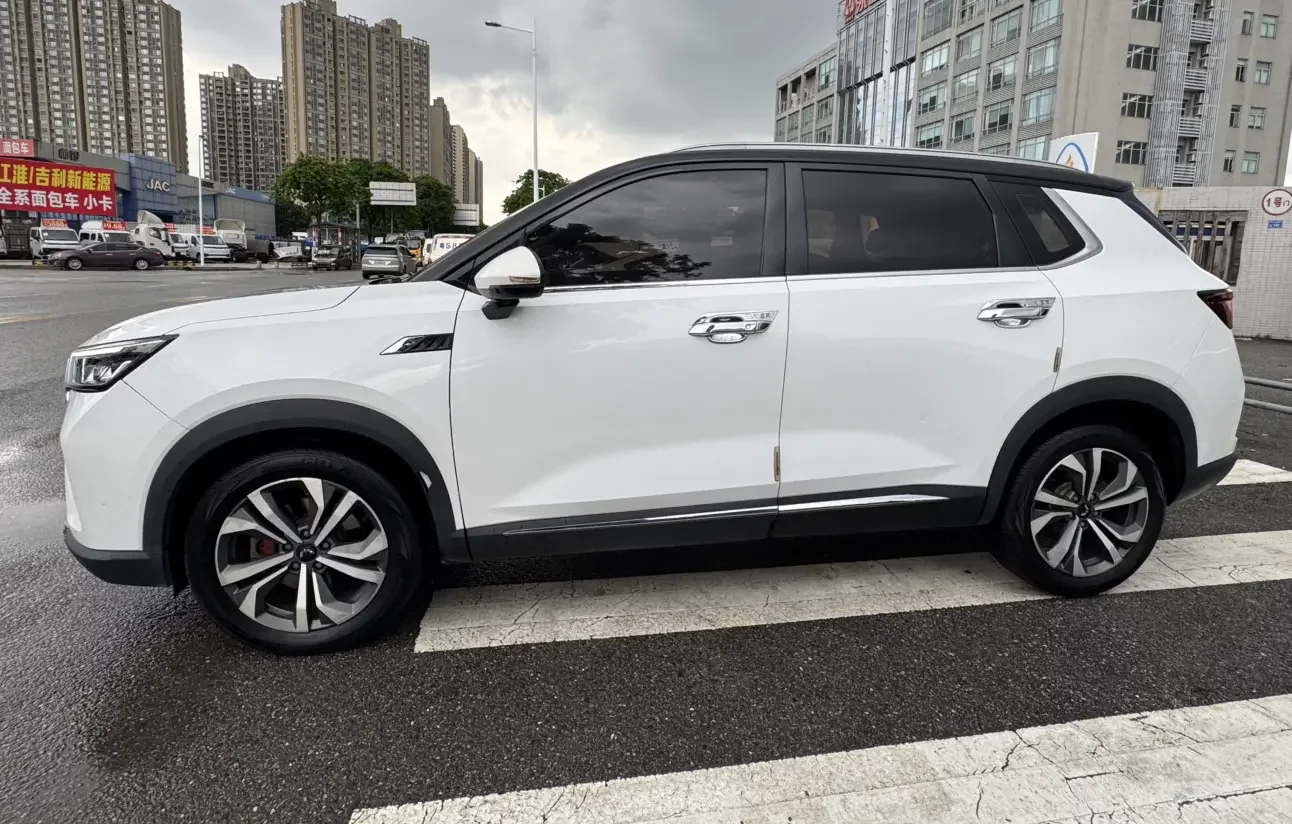 Wuling Asta