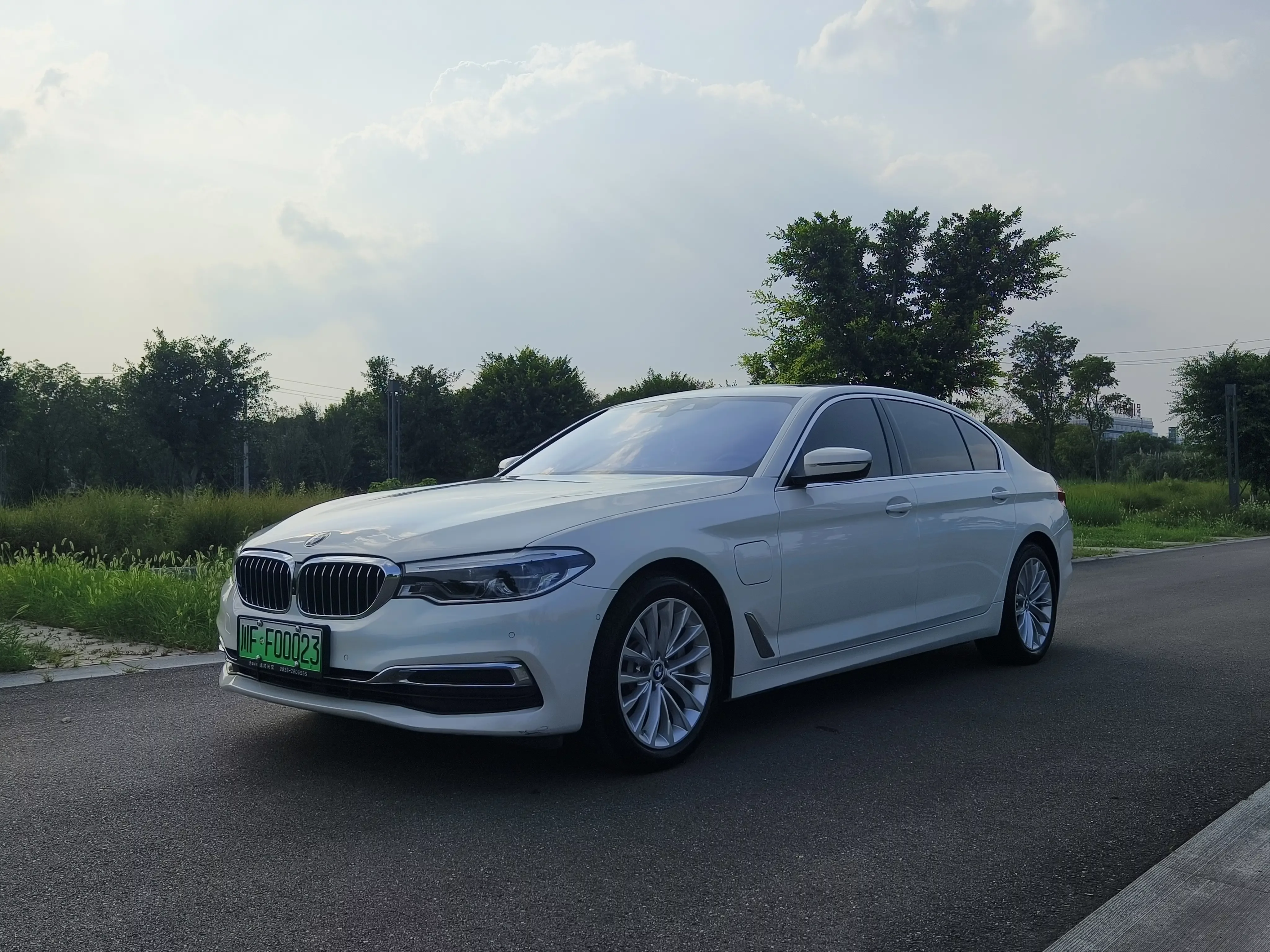 BMW 5 Series PHEV  из Китая