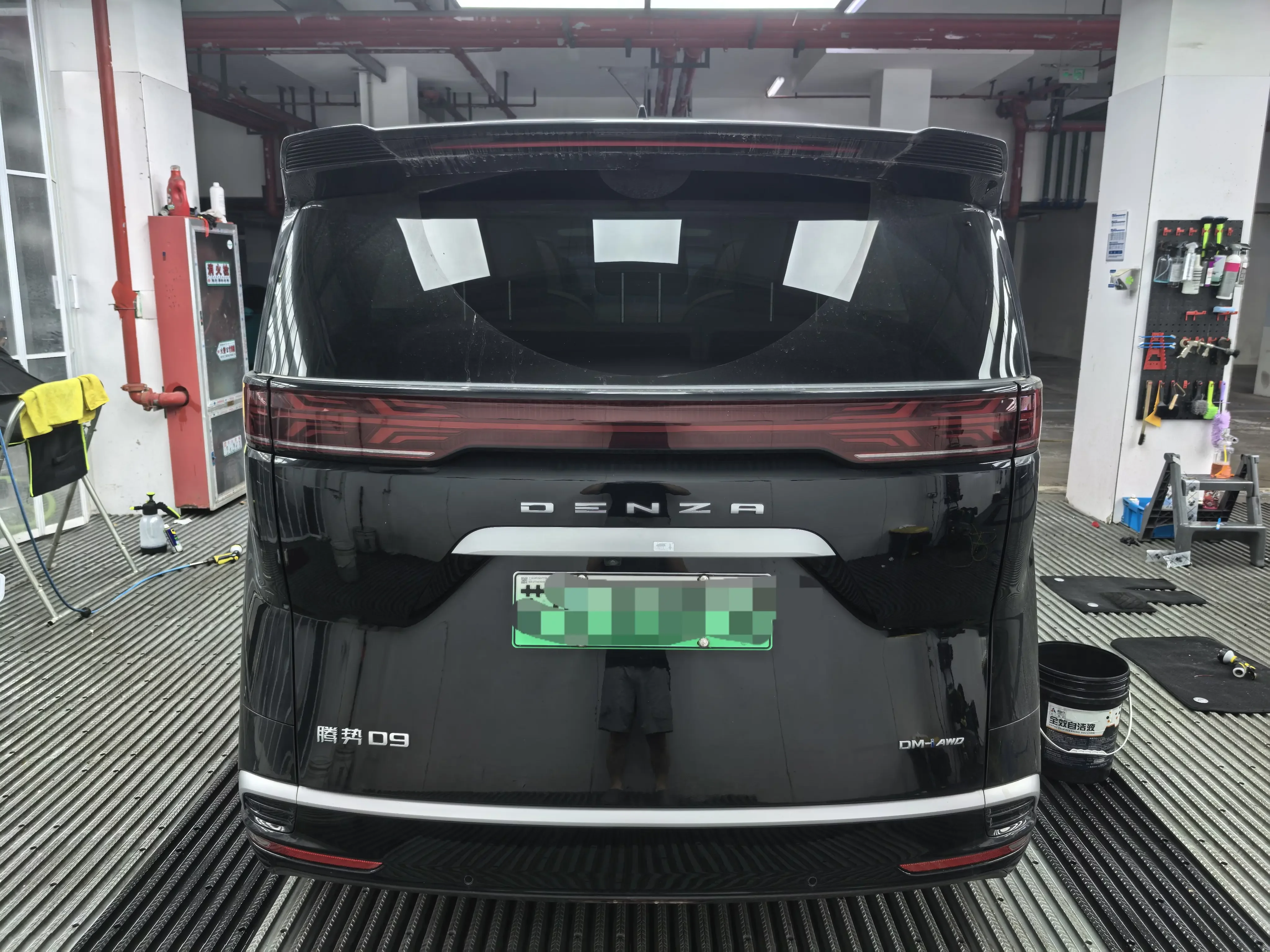 Denza D9 DM