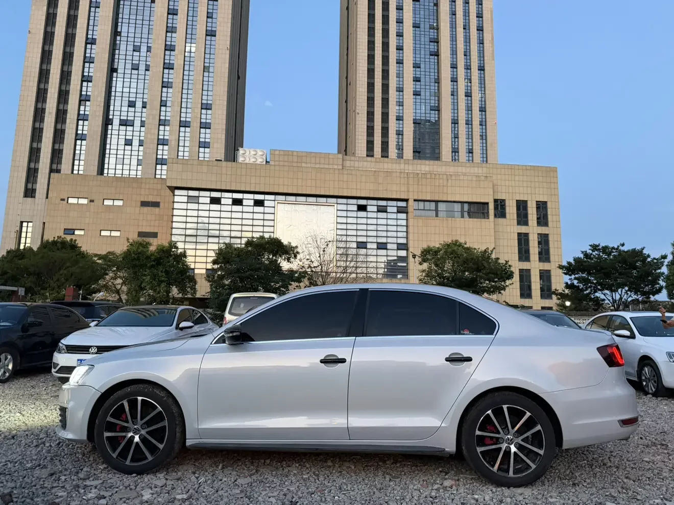 Volkswagen Sagitar