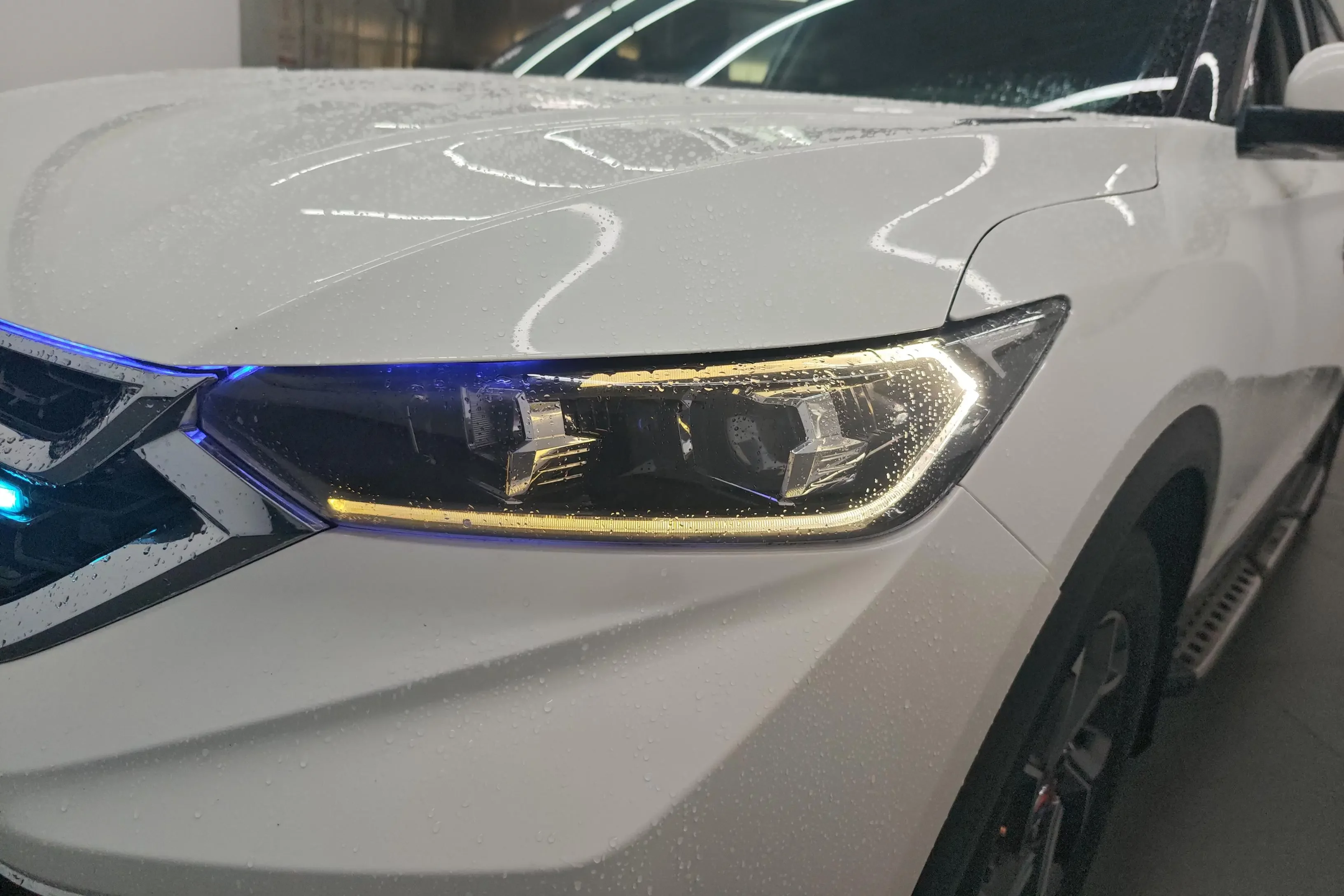 Dongfeng Fengshen AX7