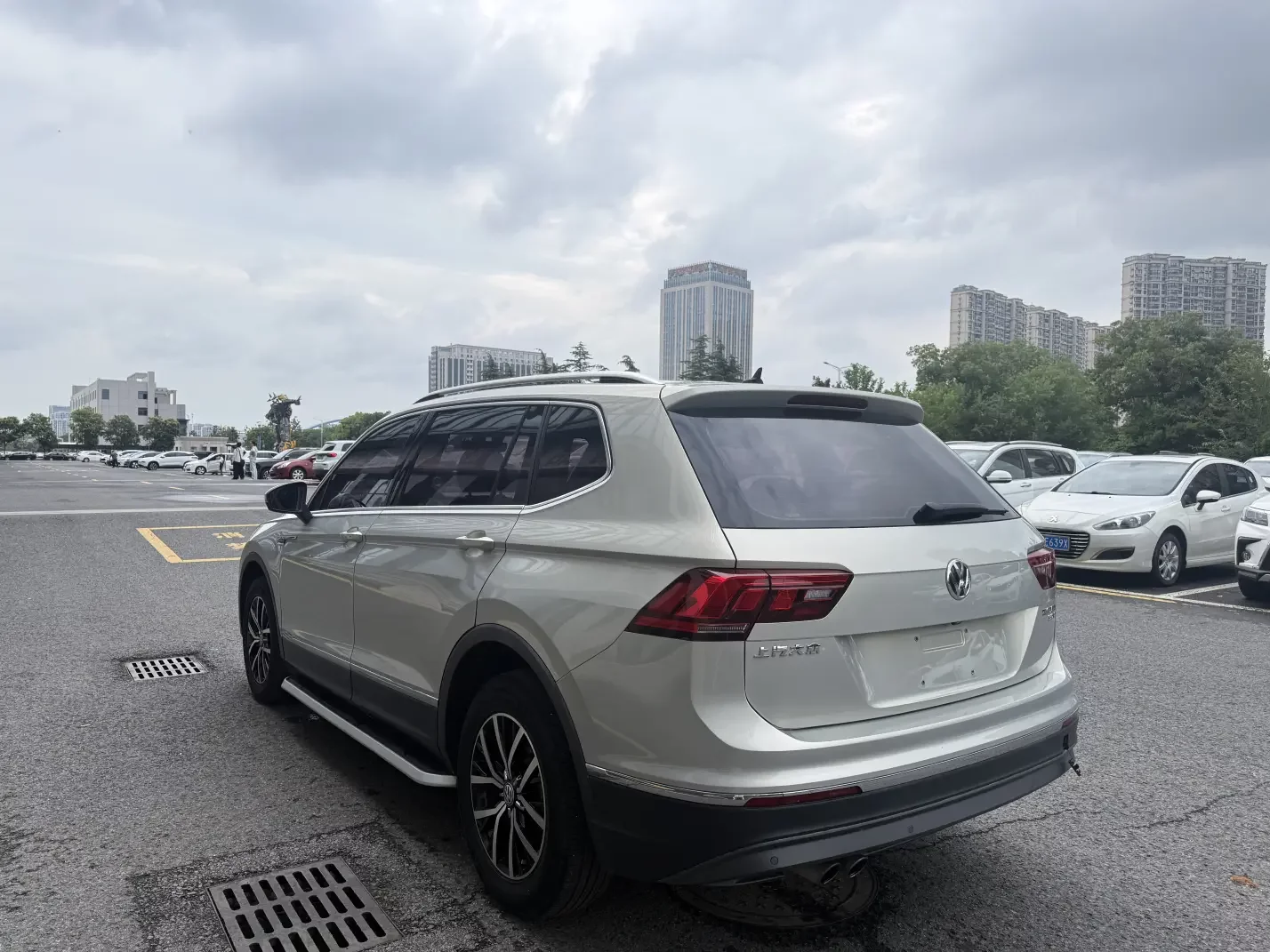 Volkswagen Tiguan L