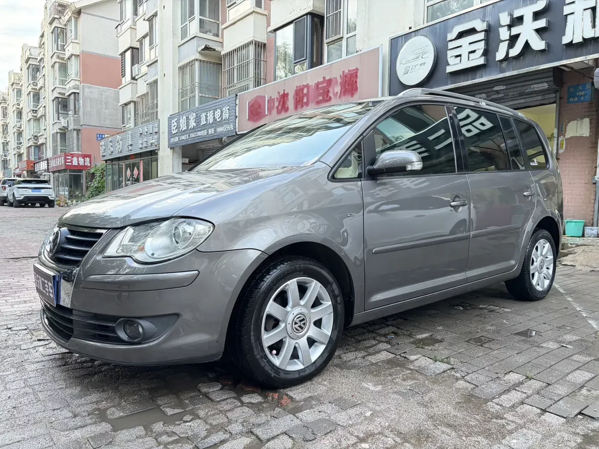 Volkswagen Touran  из Китая