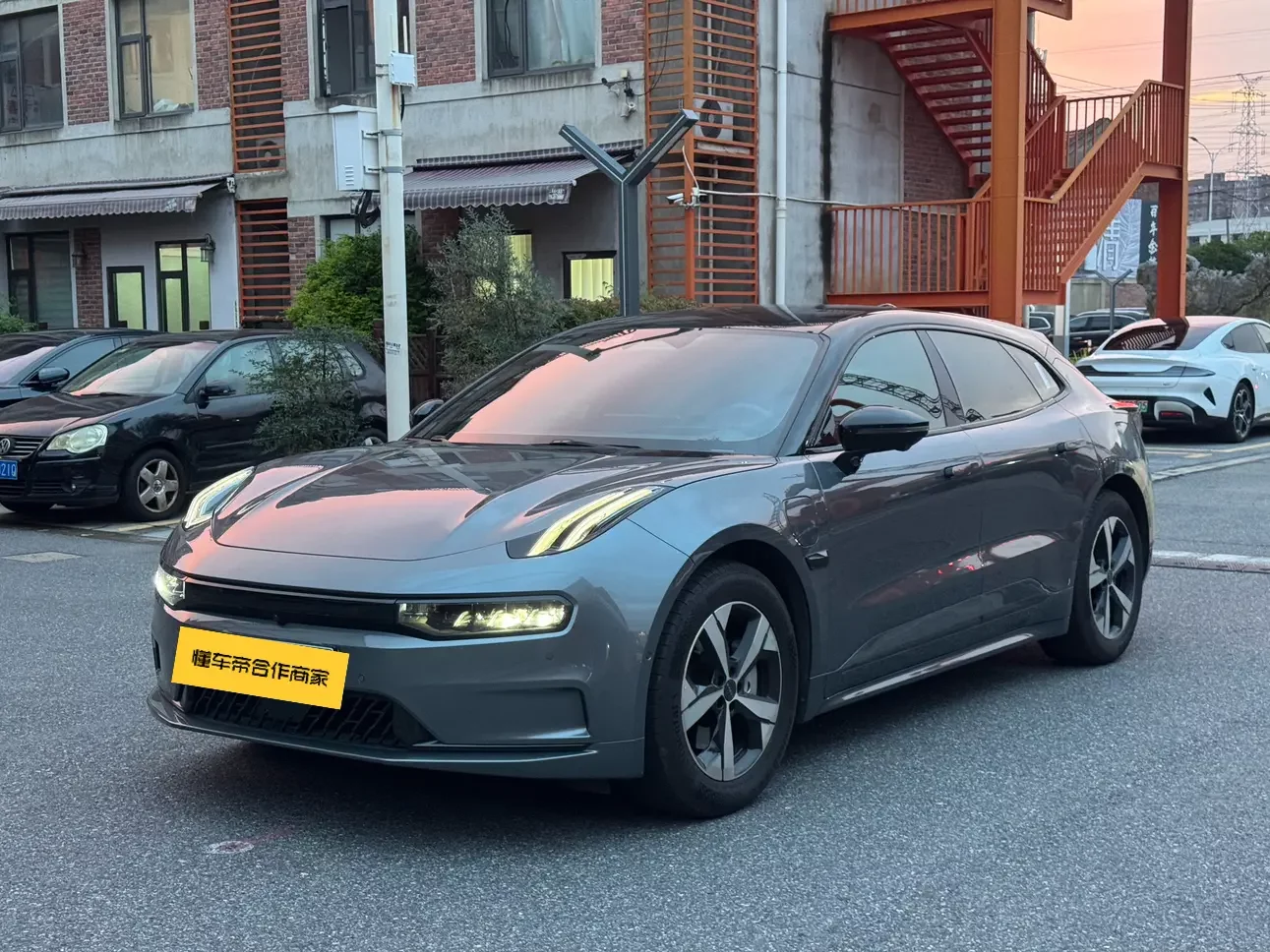 ZEEKR 001
