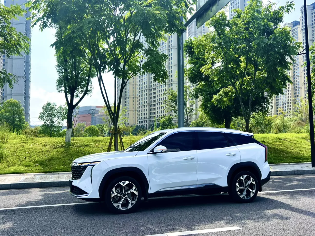 Geely Atlas L