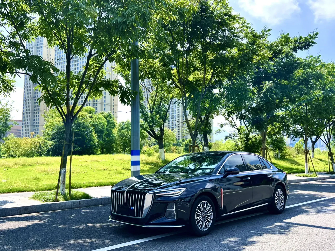 Hongqi H5