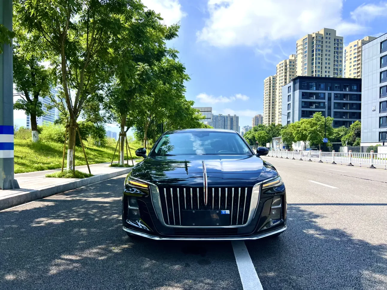 Hongqi H5