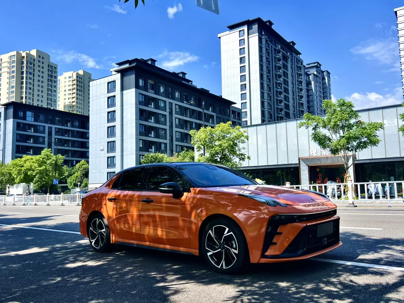 Lynk & Co 03