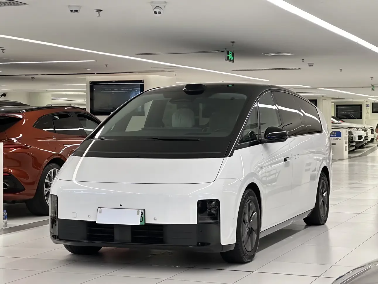 Lixiang MEGA