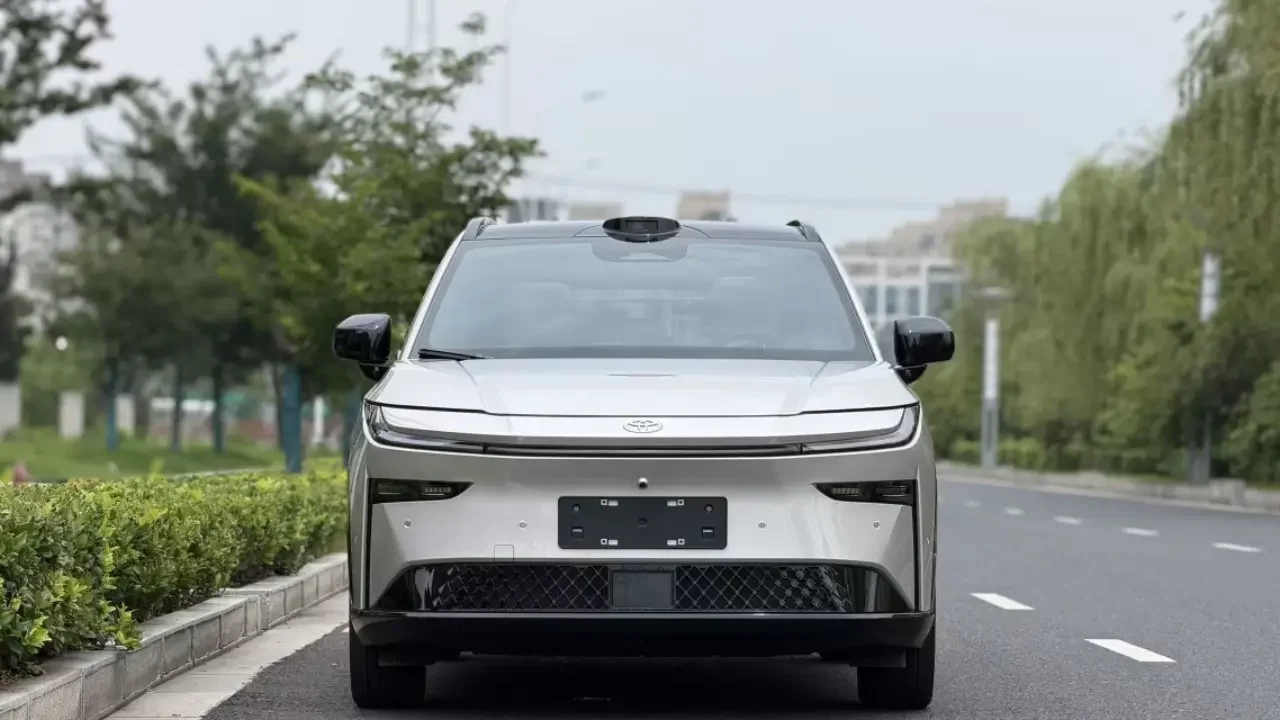 Toyota Bozhi 3X