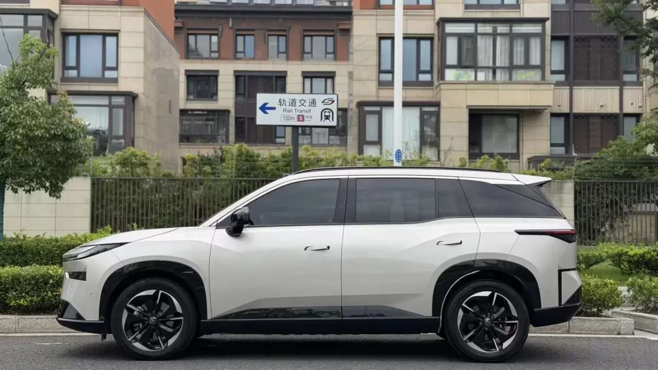 Toyota Bozhi 3X