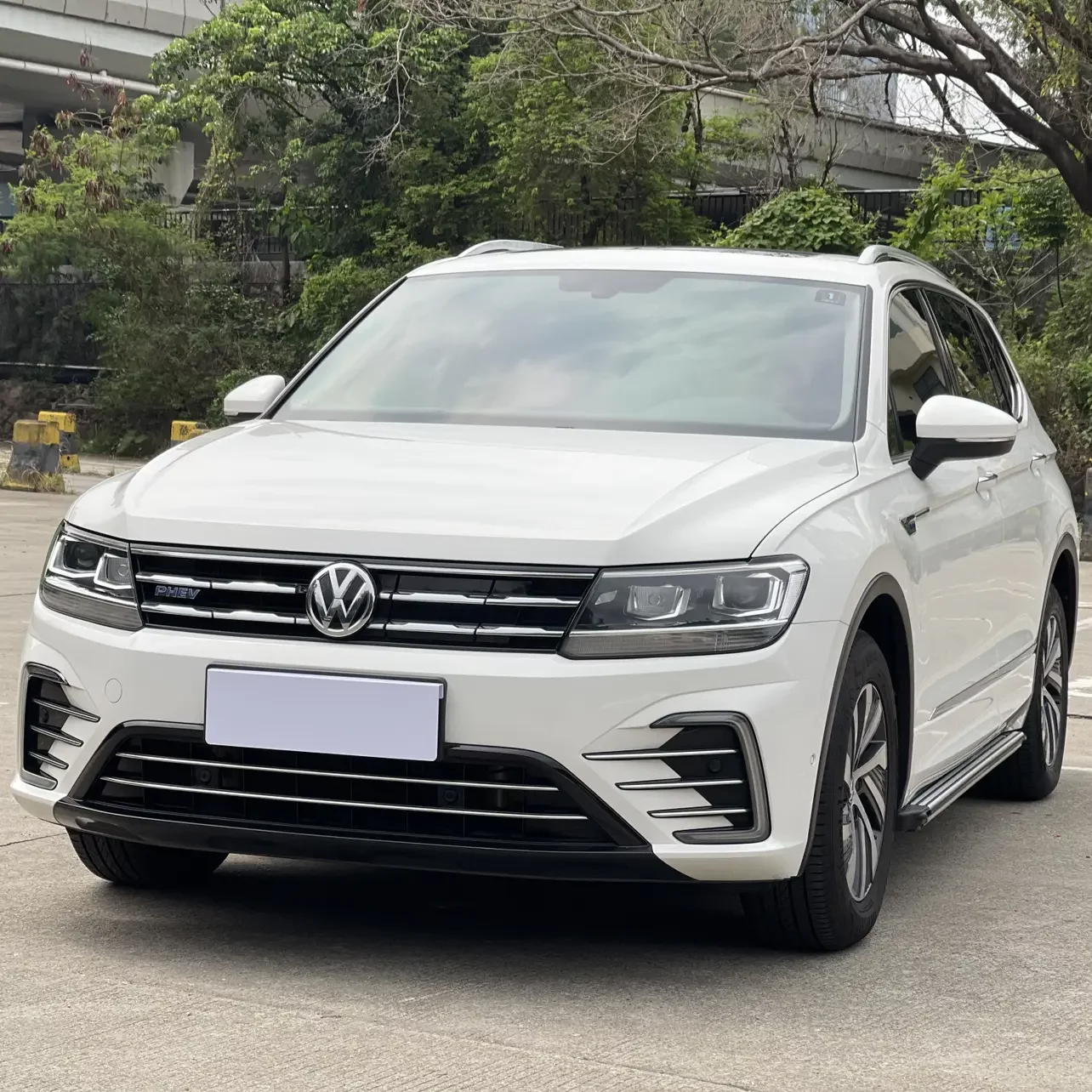 Volkswagen Tiguan L PHEV