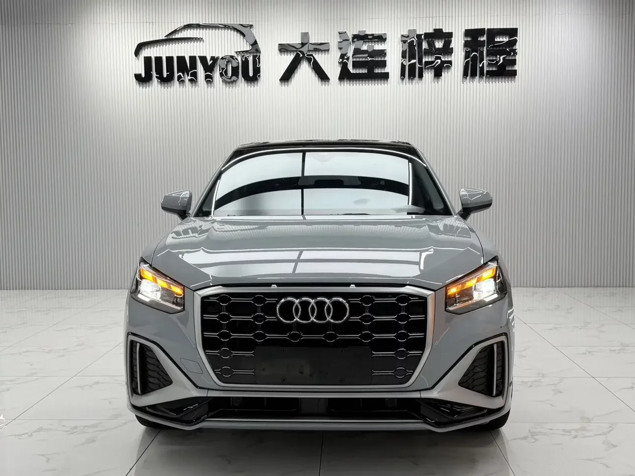 Audi Q2L