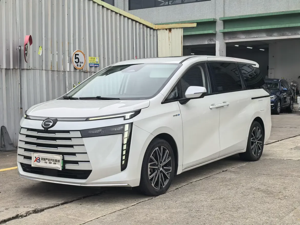 GAC Trumpchi E8 PHEV  из Китая