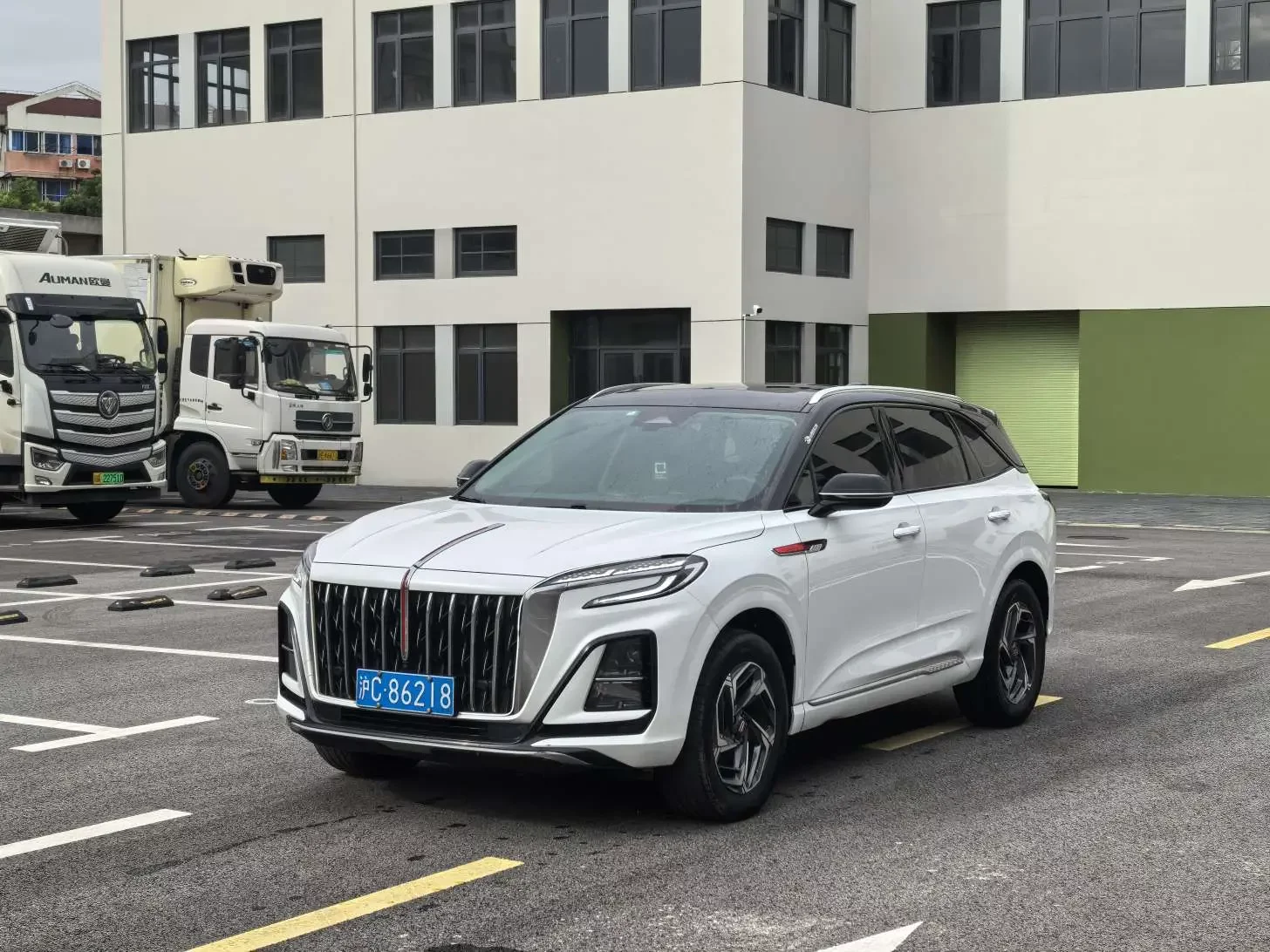 Hongqi HS3