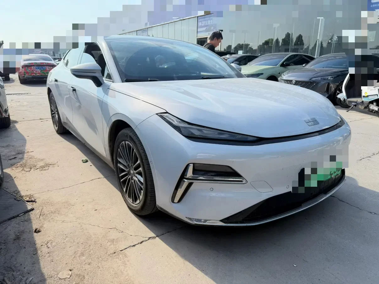 Geely Galaxy Star 8 PHEV