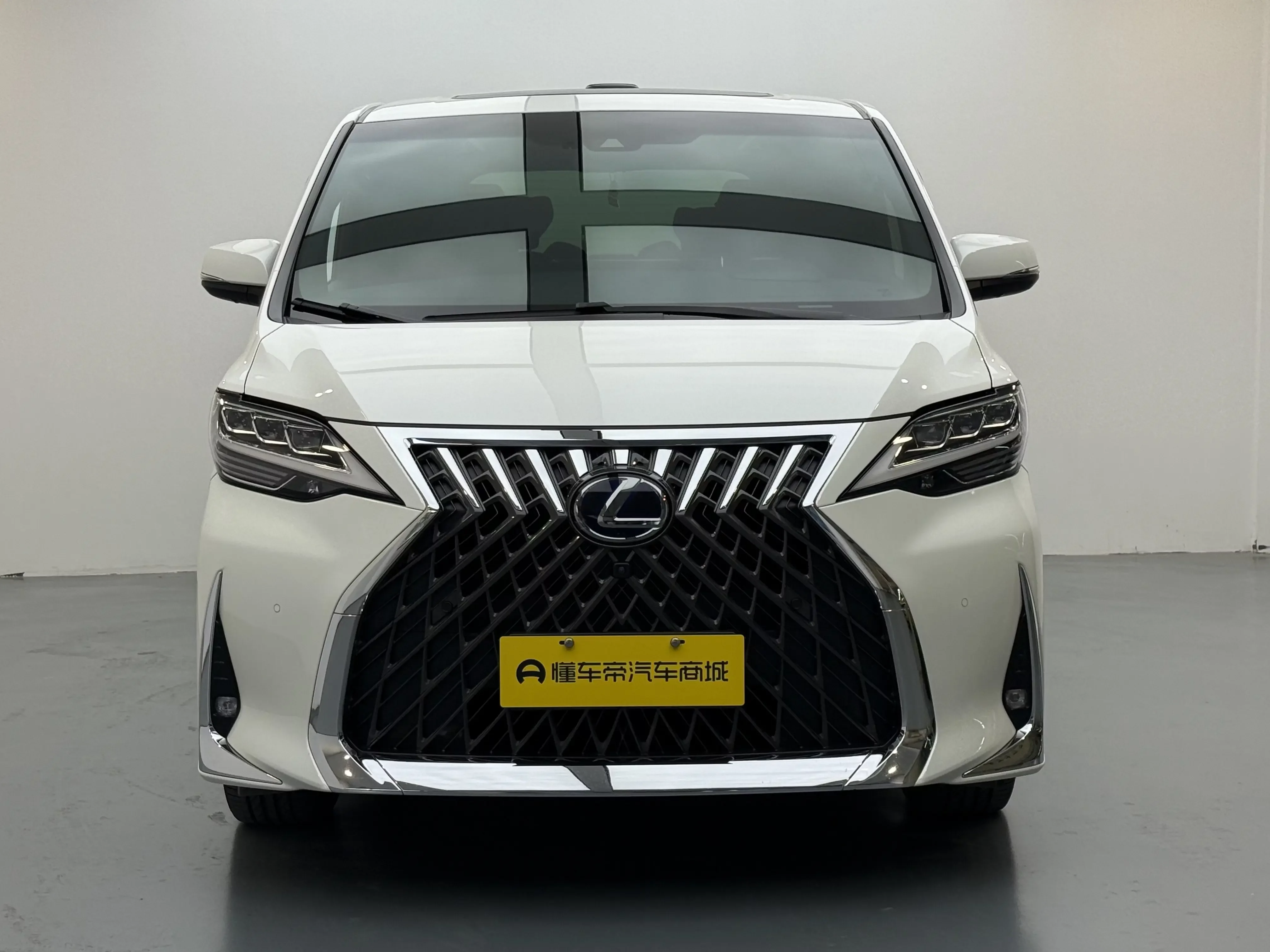 Lexus LM