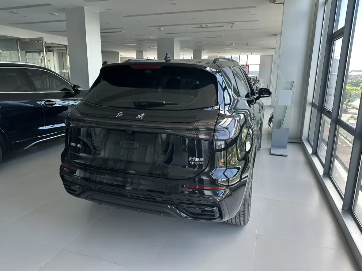 Hongqi HS5