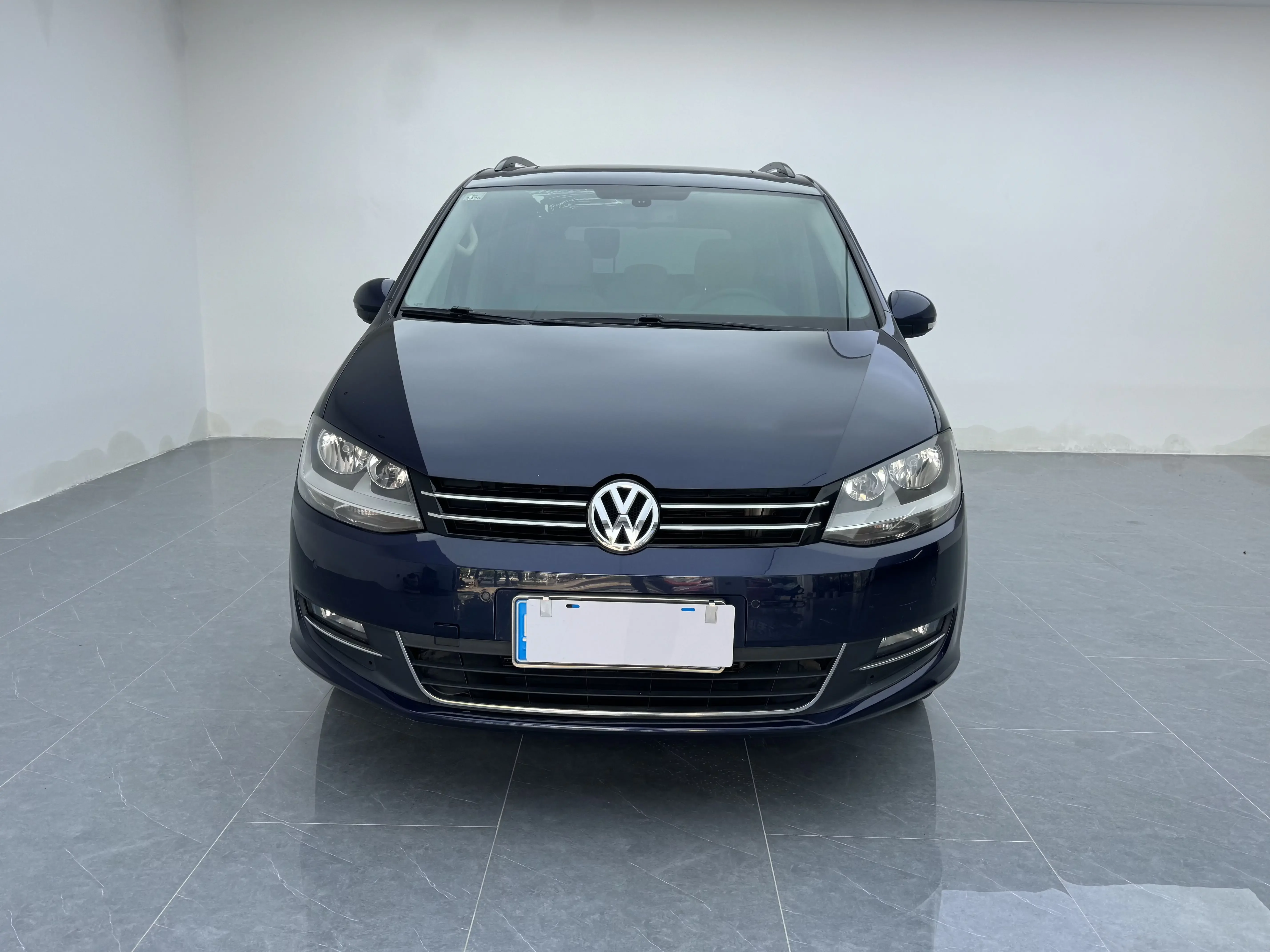 Volkswagen Sharon