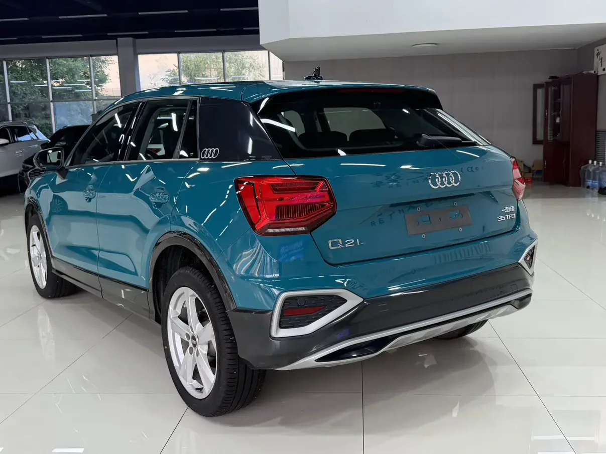 Audi Q2L