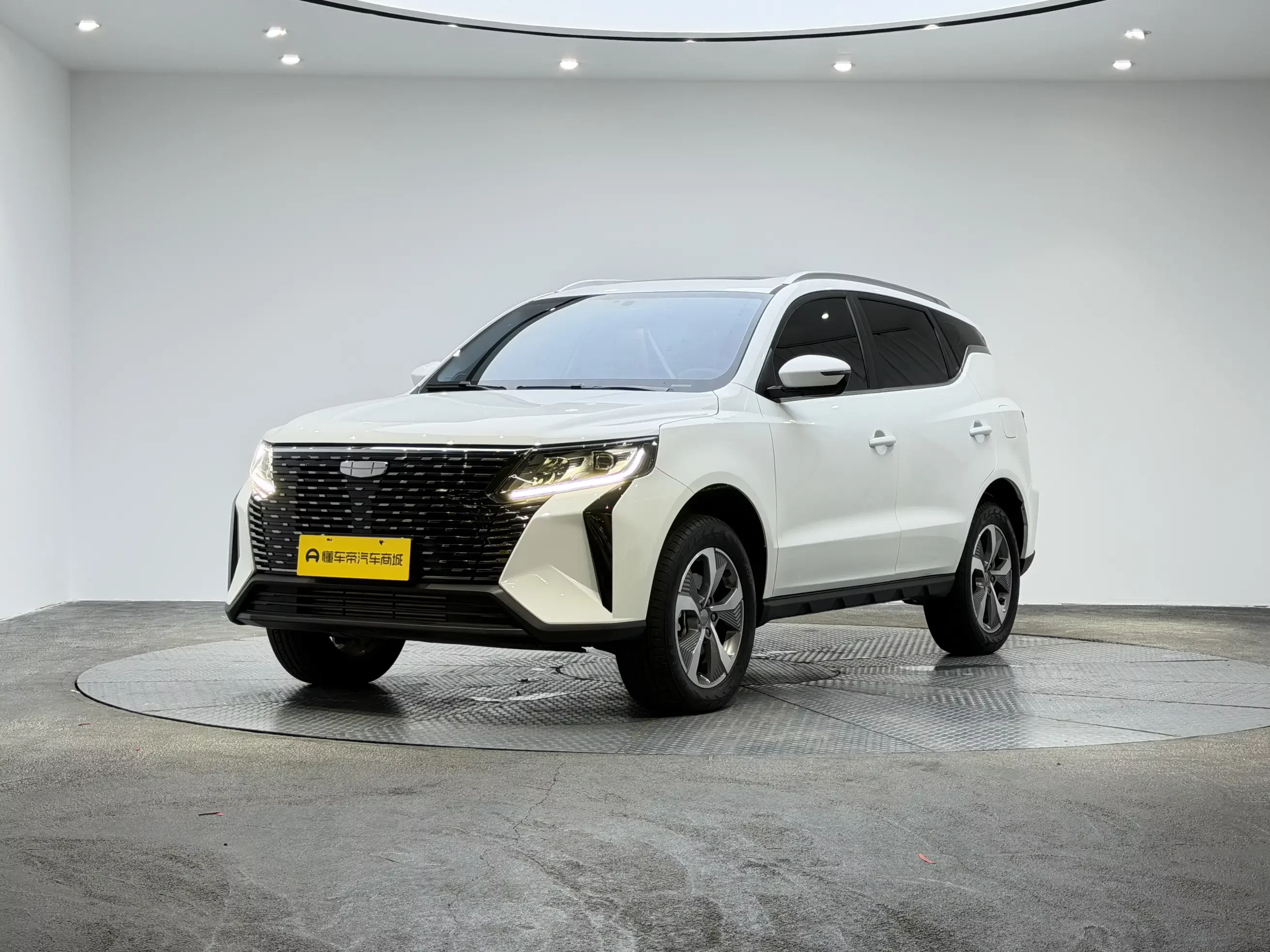 Geely Okavango
