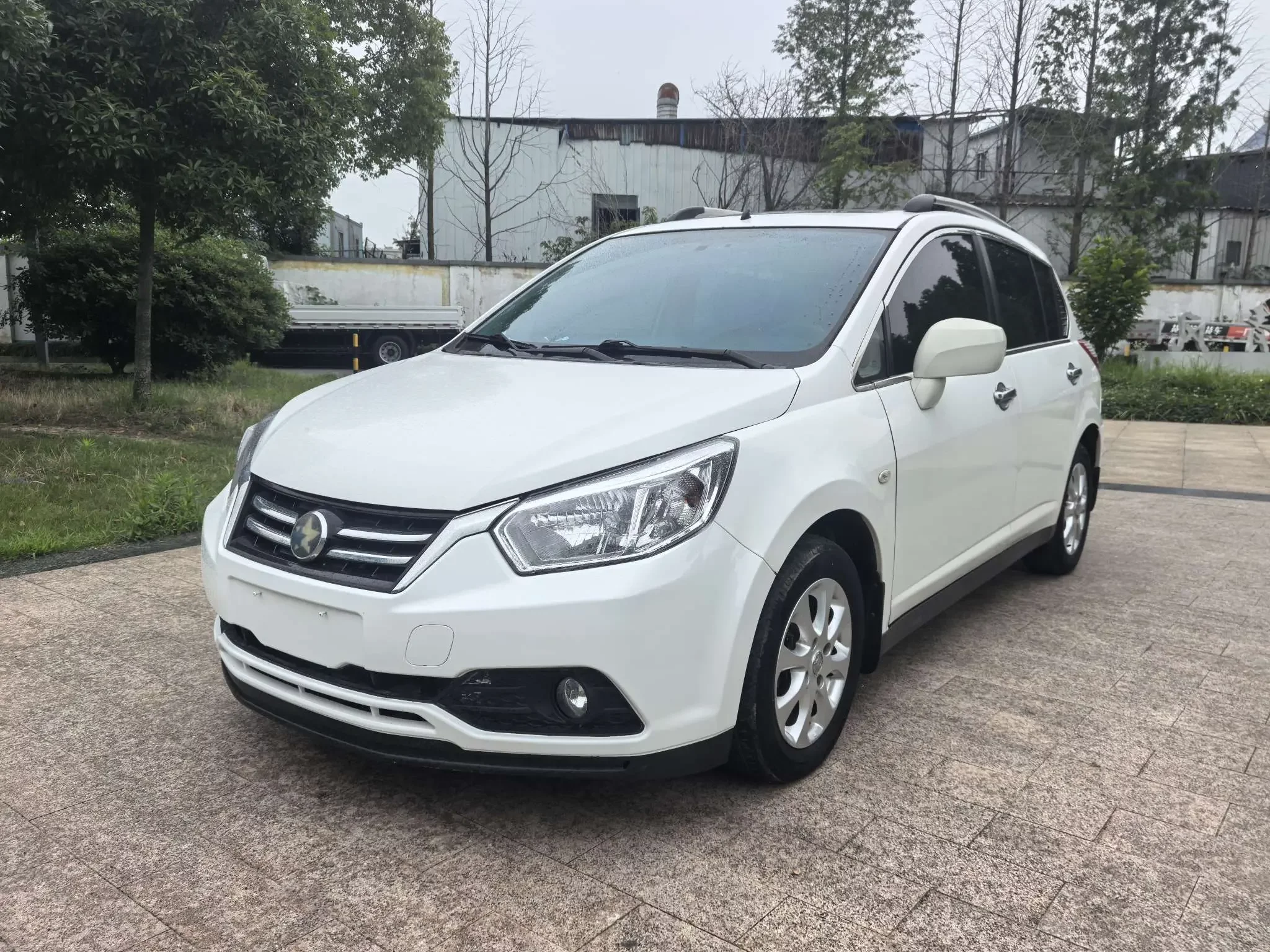 Kai Chen Venucia R50  из Китая