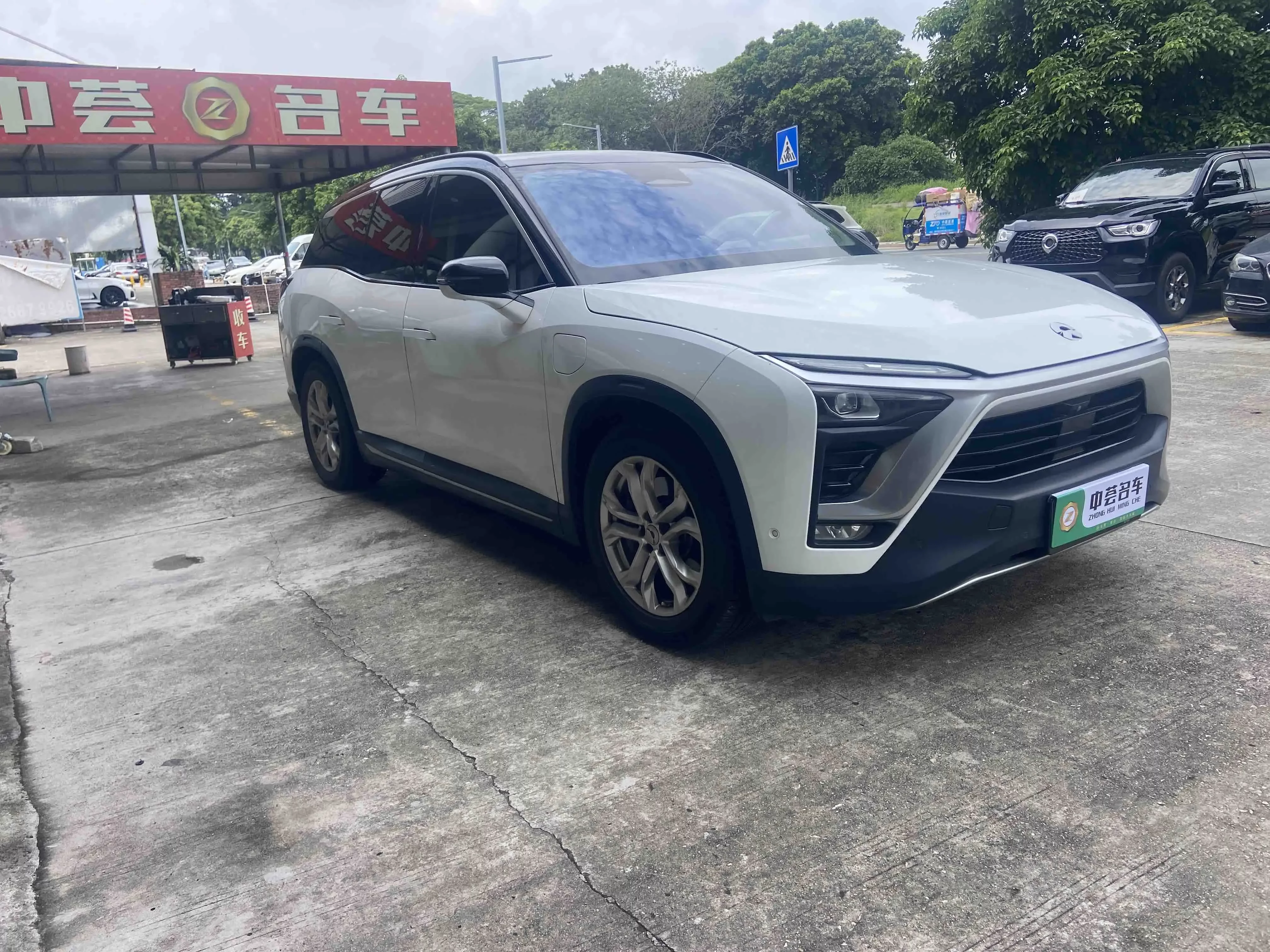 NIO ES8