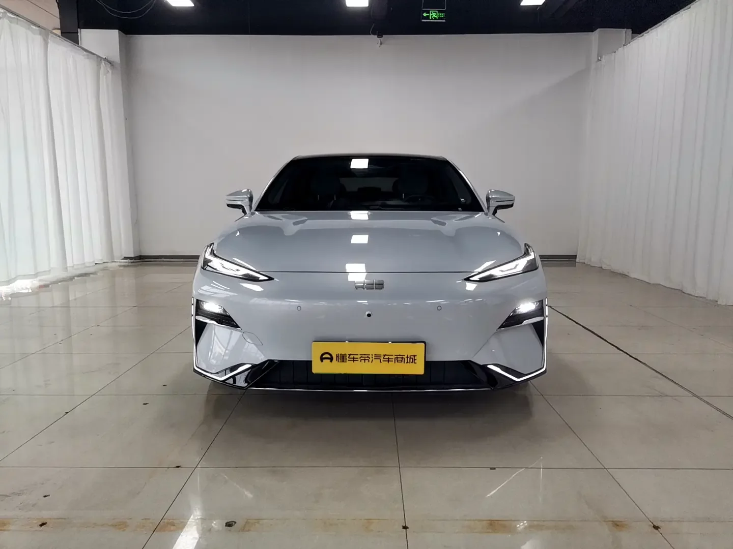 Geely Galaxy E8