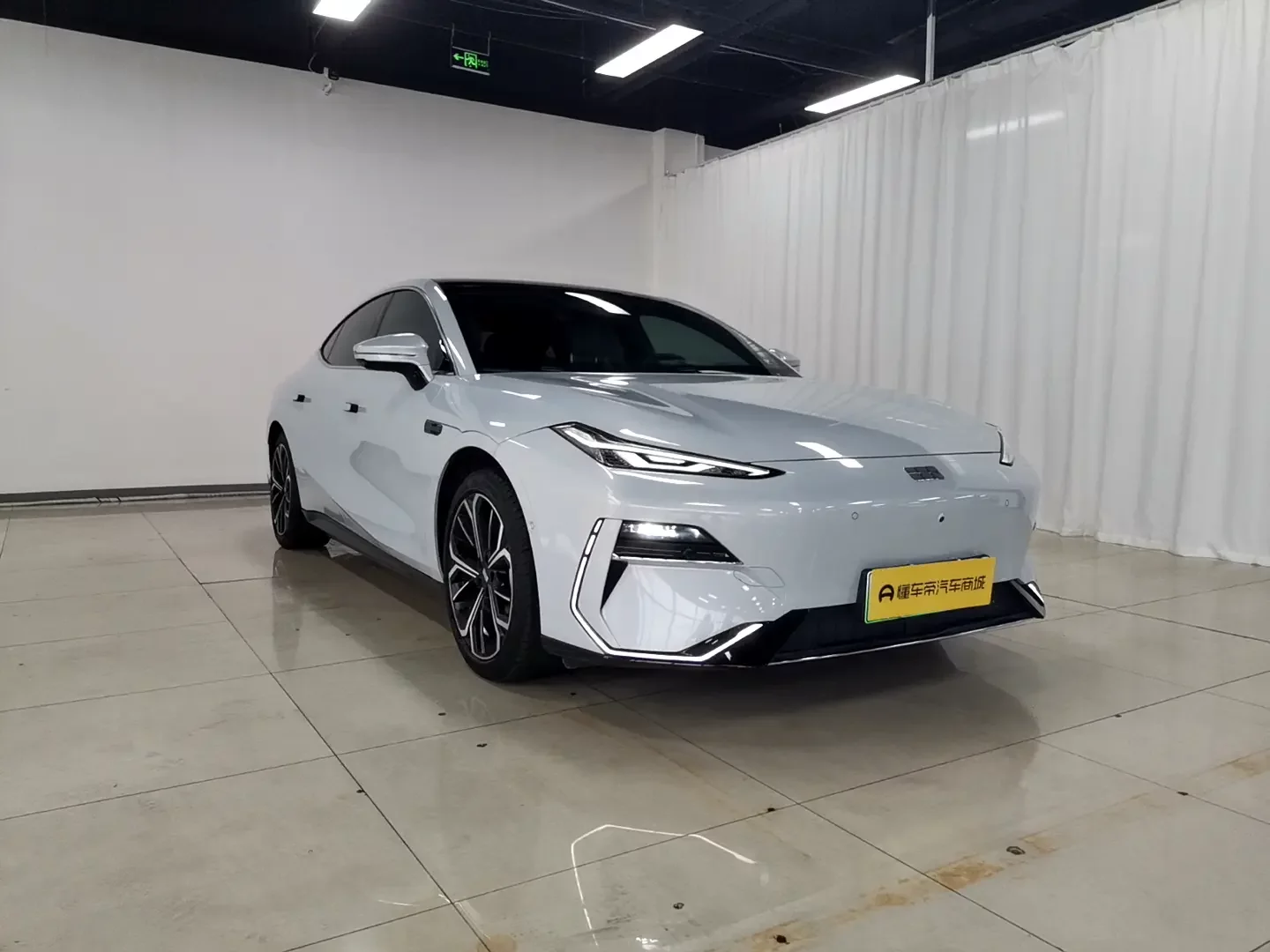 Geely Galaxy E8